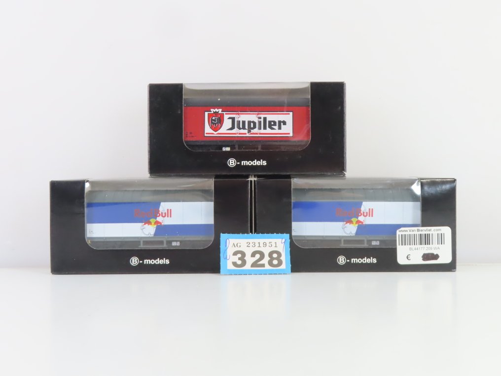 B-Models H0轨 - 44155.801/44177.209 - 模型火车货运车厢 (3) - 3辆双轴封闭式货车车厢 RedBull 和 Jupiler - NMBS #4.3