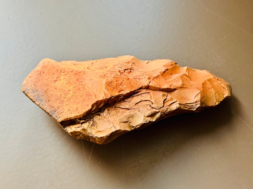 Sahara / Quartzite rouge Werktuig - 14 cm - BIFACE #4.3