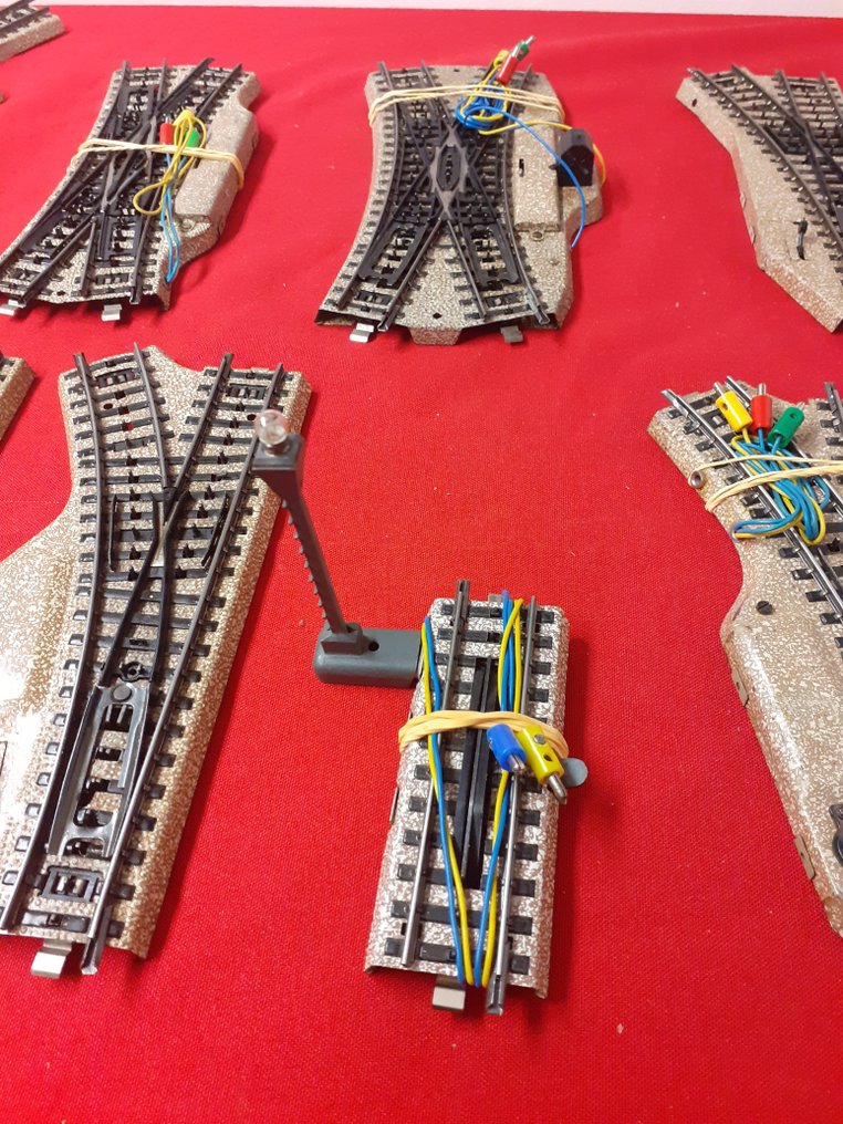 Märklin H0 - M-rail--elektrische wissels , kruisingen, ontkoppelrail, handwissels - Binari di modellini di treni (16) #4.3