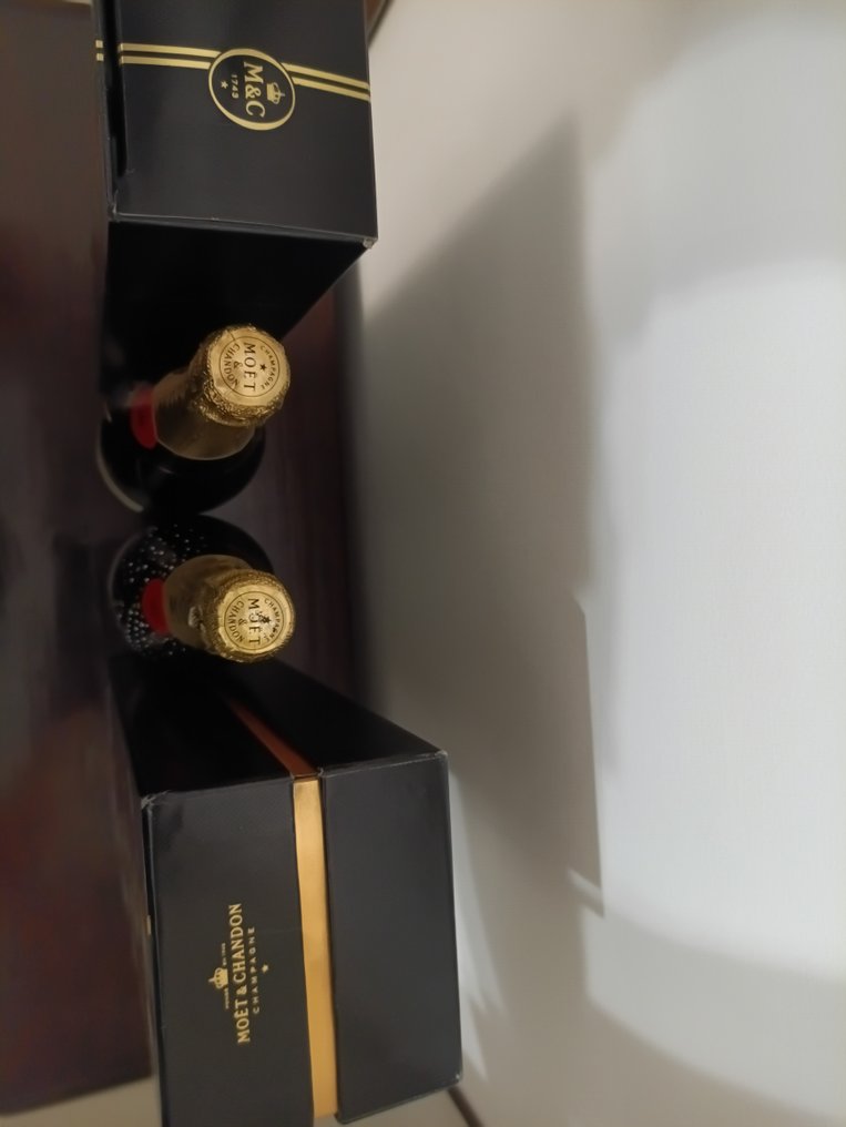 Moët & Chandon, Swarovski edition &150th anniversary edition - Champagne Brut - 2 Bottles (0.75L) #3.2