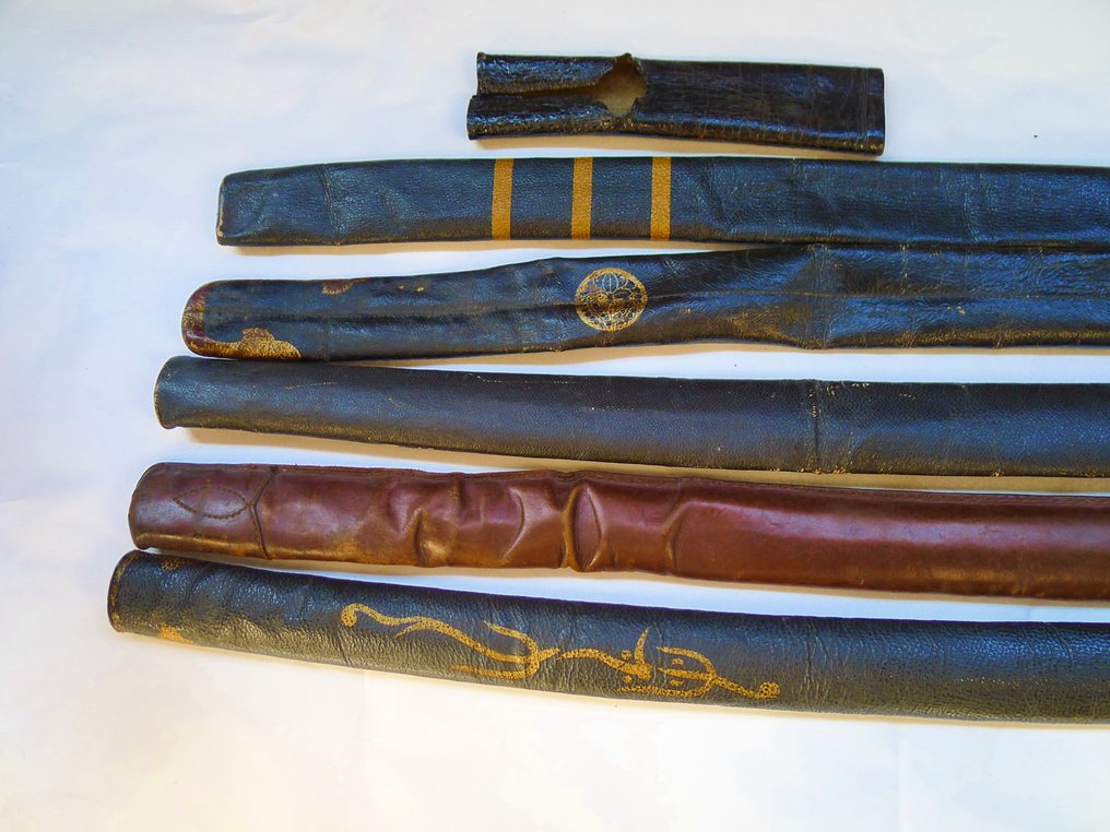 二战时期军用6 gunto皮革家族徽章装饰长鞘套装 - 皮革 - 日本 #3.2