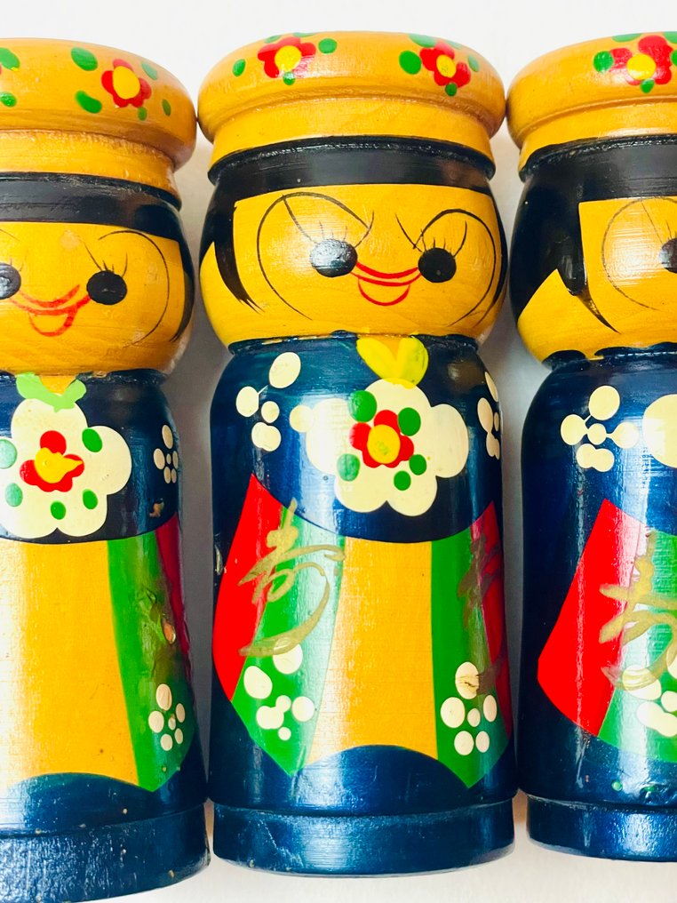 Set van 4 japán kokeshi eierdoppekre. - Fa - Japán - Tōhoku-regió #3.2