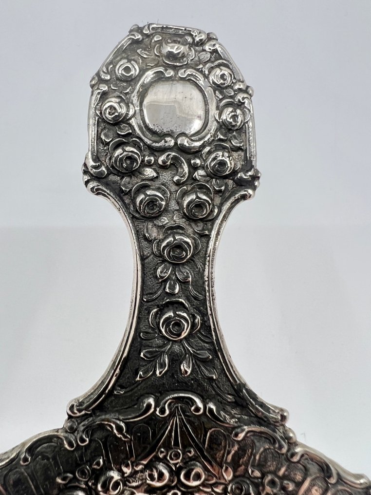 Teesieb - Reich verziert mit hochreliefartigen Blumenmotiven – Sammlerstück – Groß - .800 Silber - Teesieb aus Feinsilber #1.0