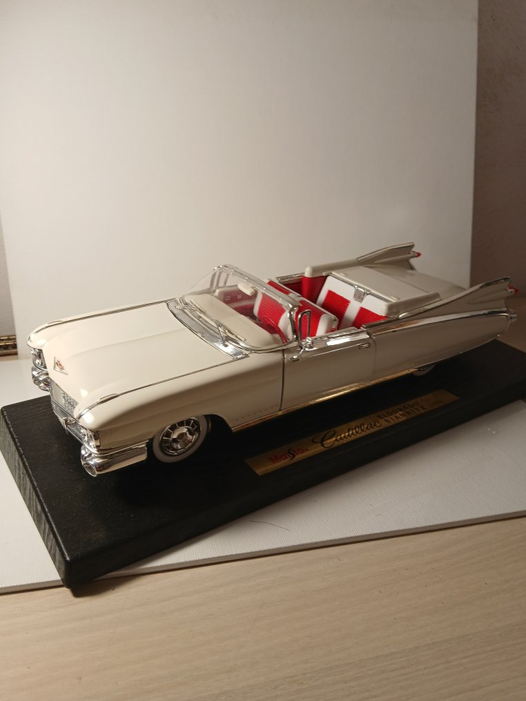 Maisto 1:18 - Αυτοκίνητο μοντελισμού - Cadillac Eldorado Biarritz 1959 - Ειδική Έκδοση #1.0