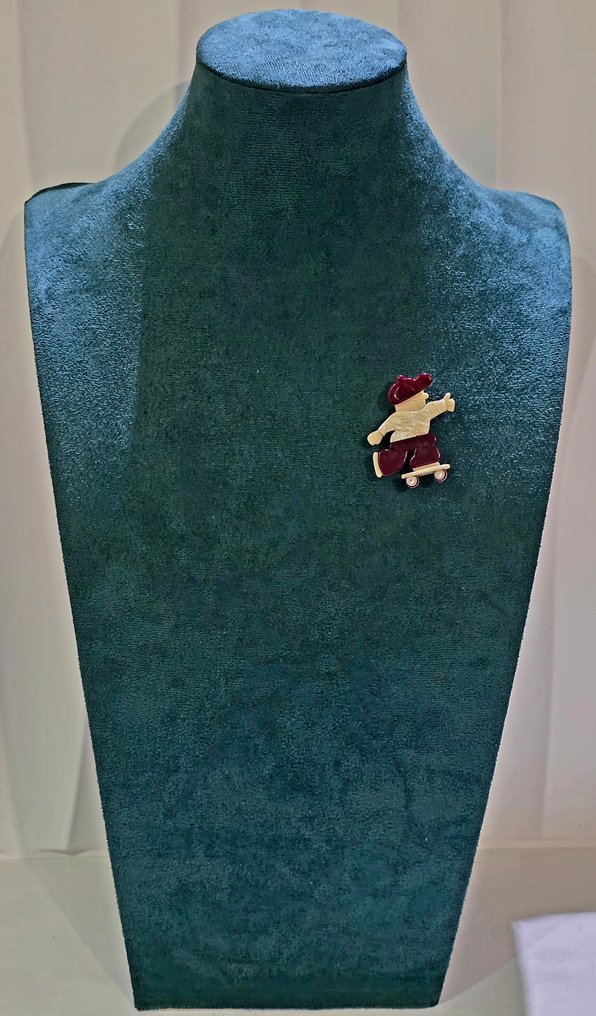 Léa Stein - Bakelite - Brooch - No reserve price #1.0