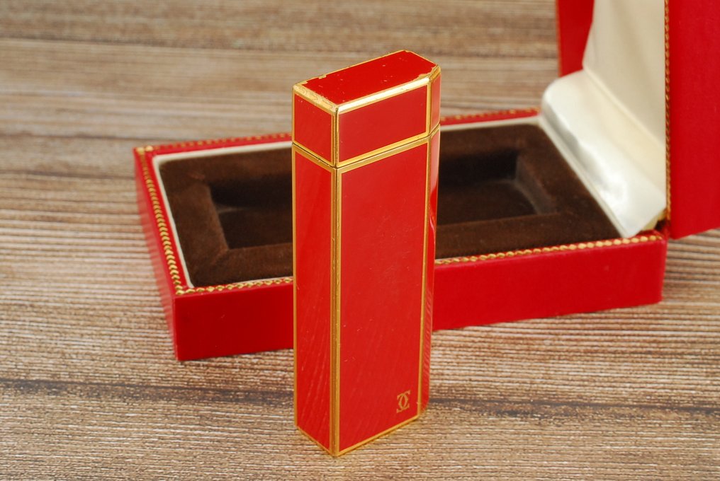 Cartier - Pentagon Gas Lighter - Pocket lighter - Gold-plated (Plaqué Or G) with red lacquer #3.2