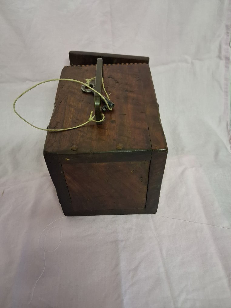 Ελεημονοδότη από παλαιό ξύλο - Αντίκες - Ξύλο - Αρχές του 20ού αιώνα. #4.3