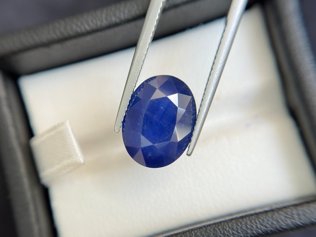Fără preț de rezervă - 1 pcs  Albastru Safir  - 9.92 ct - GRS (Laboratorul de cercetare a pietrelor prețioase din Elveția) - Safir din Ceylon #1.0