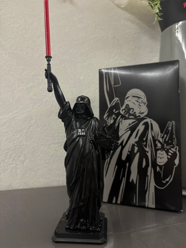 Collectibles & Co. - Rzeźba, Darth Vader Statue of Liberty - 20 cm - żywica #1.0