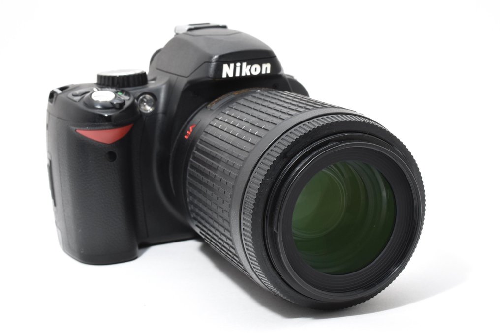 Nikon D60 + AF-S NIKKOR 4-5.6/55-200mm G VR with CCD Sensor Cameră digitală #3.2