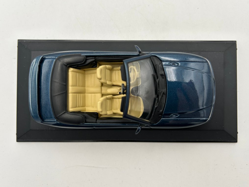 Minichamps 1:43 - Modelracerbil - Ford Mustang Cabriolet 1994 #4.3