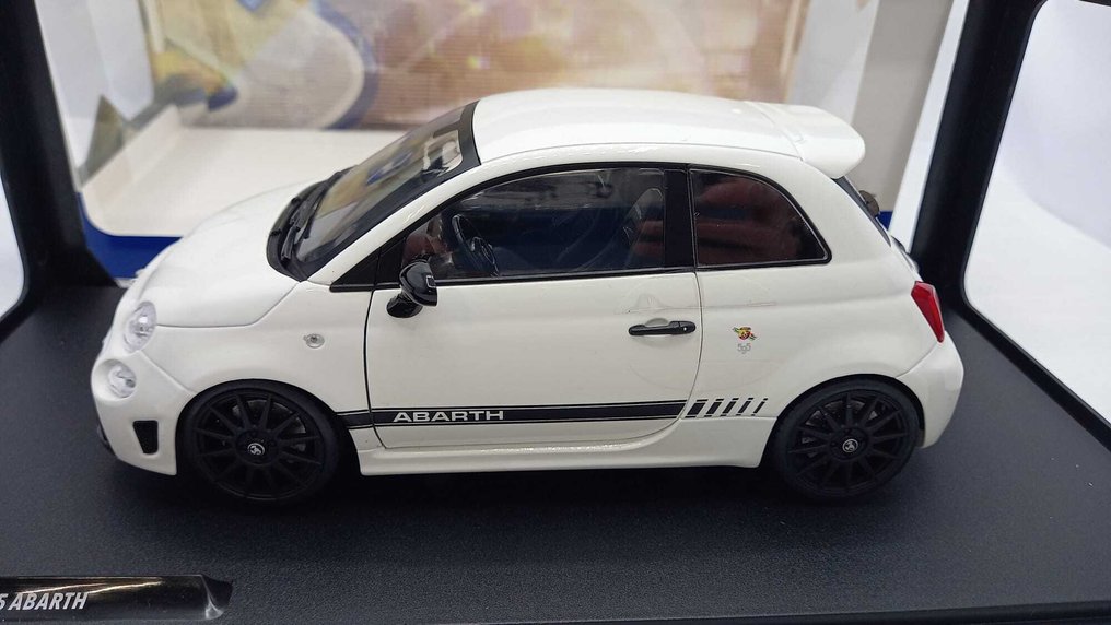 Solido 1:18 - 模型車 - Fiat F595 Abarth 2022 1/18 - (cod.B9) #2.1