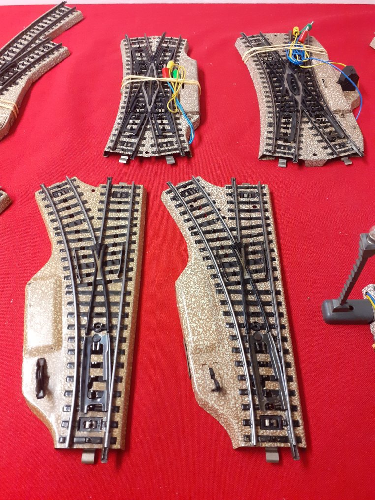 Märklin H0 - M-rail--elektrische wissels , kruisingen, ontkoppelrail, handwissels - Binari di modellini di treni (16) #2.1