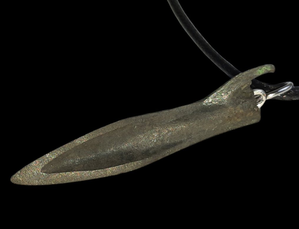 Scythian Pendant of a bronze arrowhead. Excellent condition. (No reserve price) #4.3