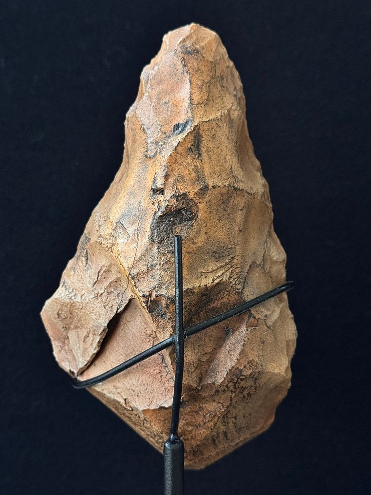 Sahara / Quartzite rouge Werktuig - 14 cm - BIFACE #1.0