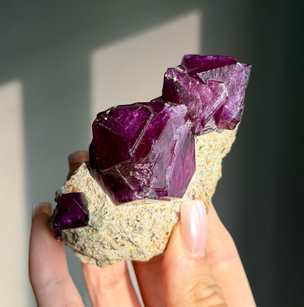 150g Fantastic Large Purple ALUNITE Crystal Cluster on Matrix Rare LAB Specimen Crystal on matrix - Height: 5.2 cm - Width: 9.5 cm- 150 g #3.2