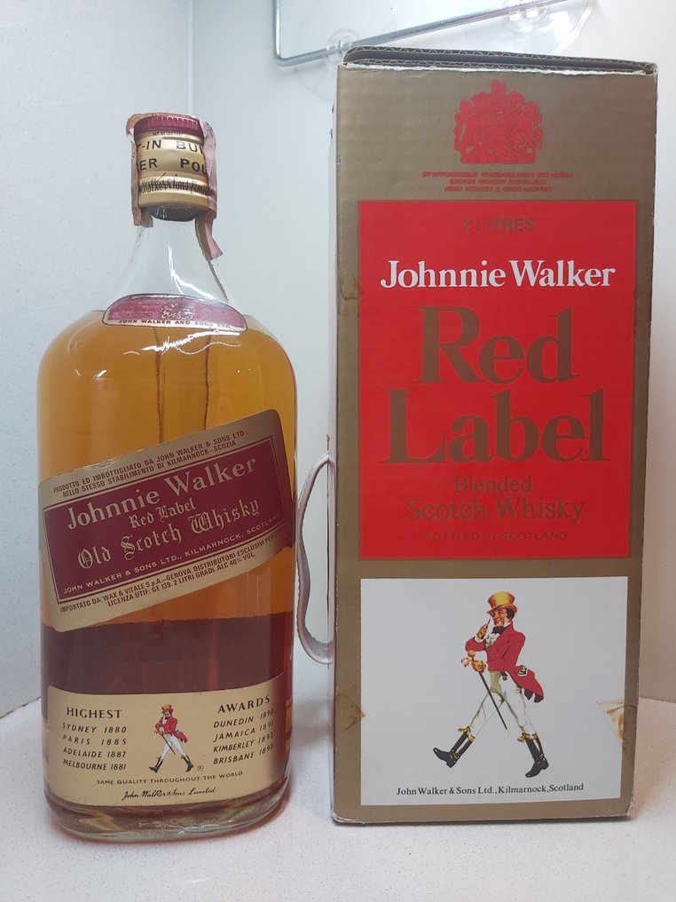 Johnnie Walker Red Label w/ built-in pourer  - b. 1980s - 2 Litres #2.1