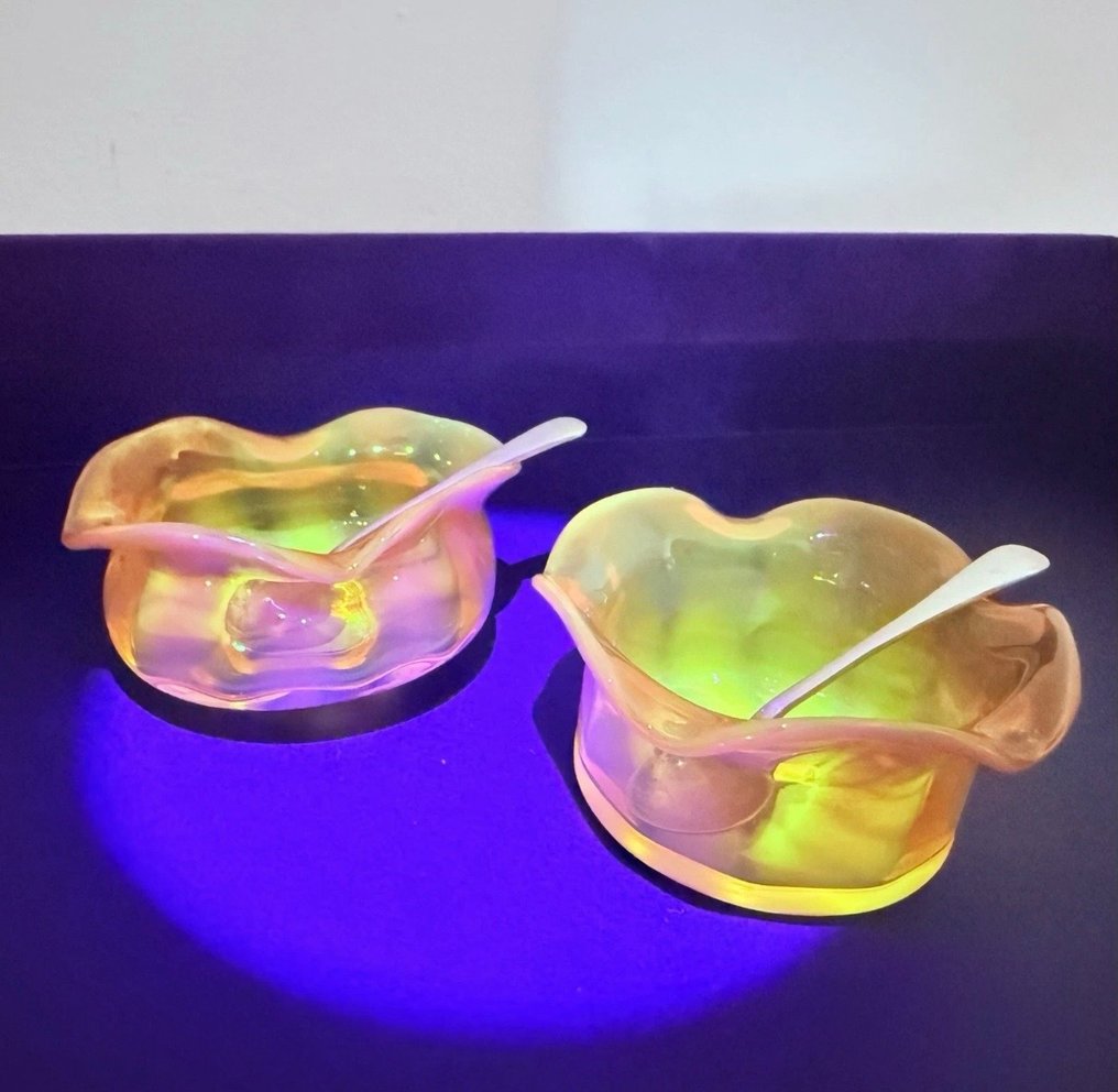 Cristallerie de Pantin - Saltkjeller (2) - Opalescent, kadmium - Krystall, Sølv - Salerons antikke #1.0