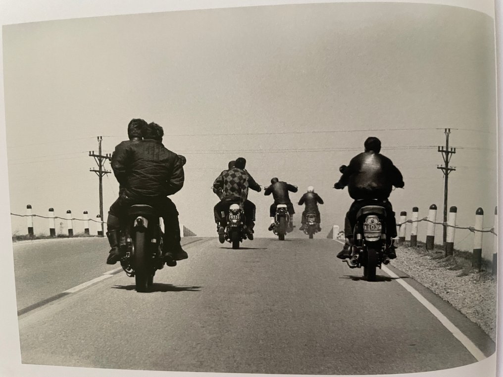 Signed; Danny Lyon - The Bikeriders - 2014 #4.3