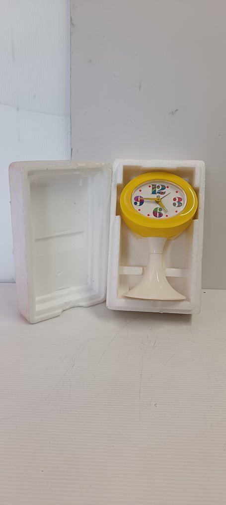 Ξυπνητήρι - Melux - Πλαστικό - 1960-1970 - ρολόι ξυπνητηριού εποχής διαστήματος #1.0