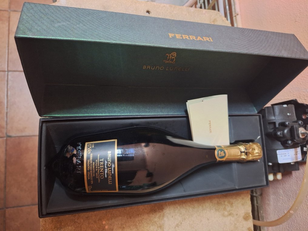 1995 Cantine Ferrari, Bruno Lunelli Riserva del Fondatore - Trento Brut - 1 Pullo (0.75L) #1.0
