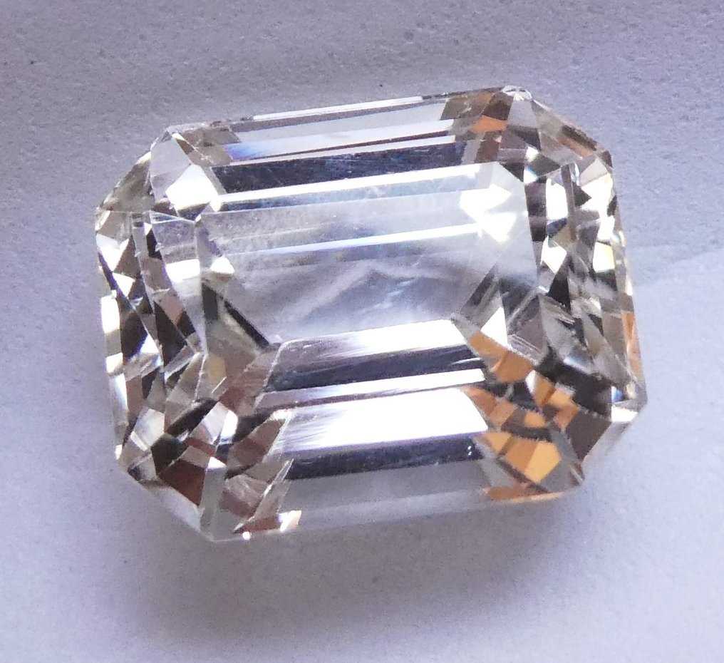 Ei pohjahintaa Spodumeeni  - 11.05 ct - Instituto Gemólogico Español (IGE) #1.0