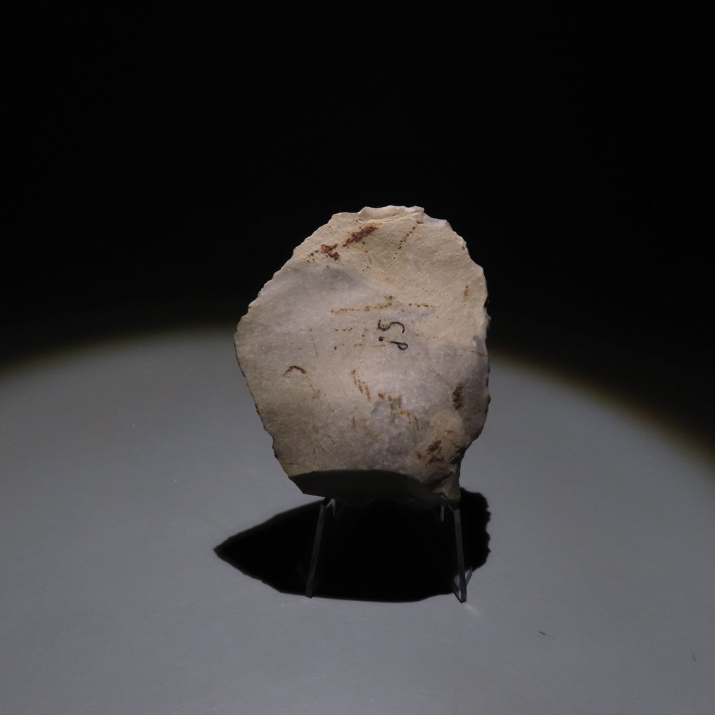 Neolithic Flint Tool. Spiennes, 4500-3500 BC. 7.2 cm height. Spanish Import License.  (No reserve price) #3.2