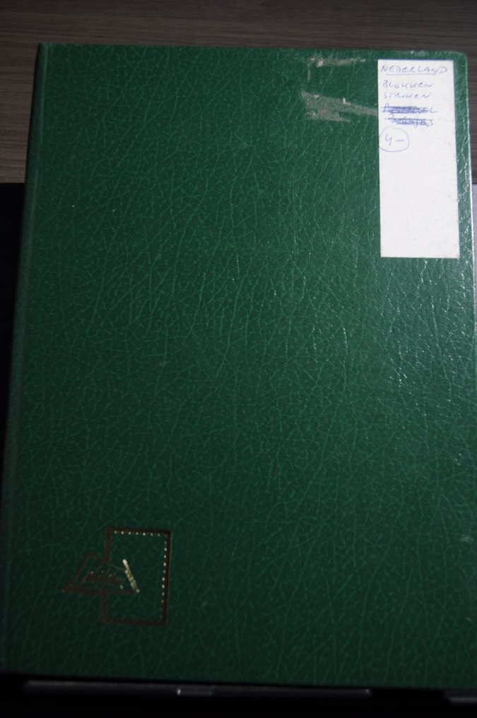 Holanda  - Coleção com, entre outros, blocos, séries, um álbum DAVO, quantidades e mais (206 fotos). #1.0