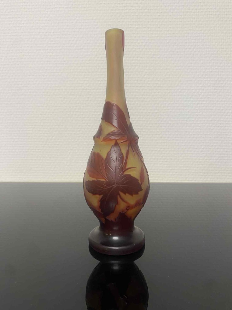 Emile Gallé - 花瓶 -  Soliflor 花瓶 - 蚀刻有浆果装饰  - 玻璃 - 大约1910年的 Jugendstil #3.2