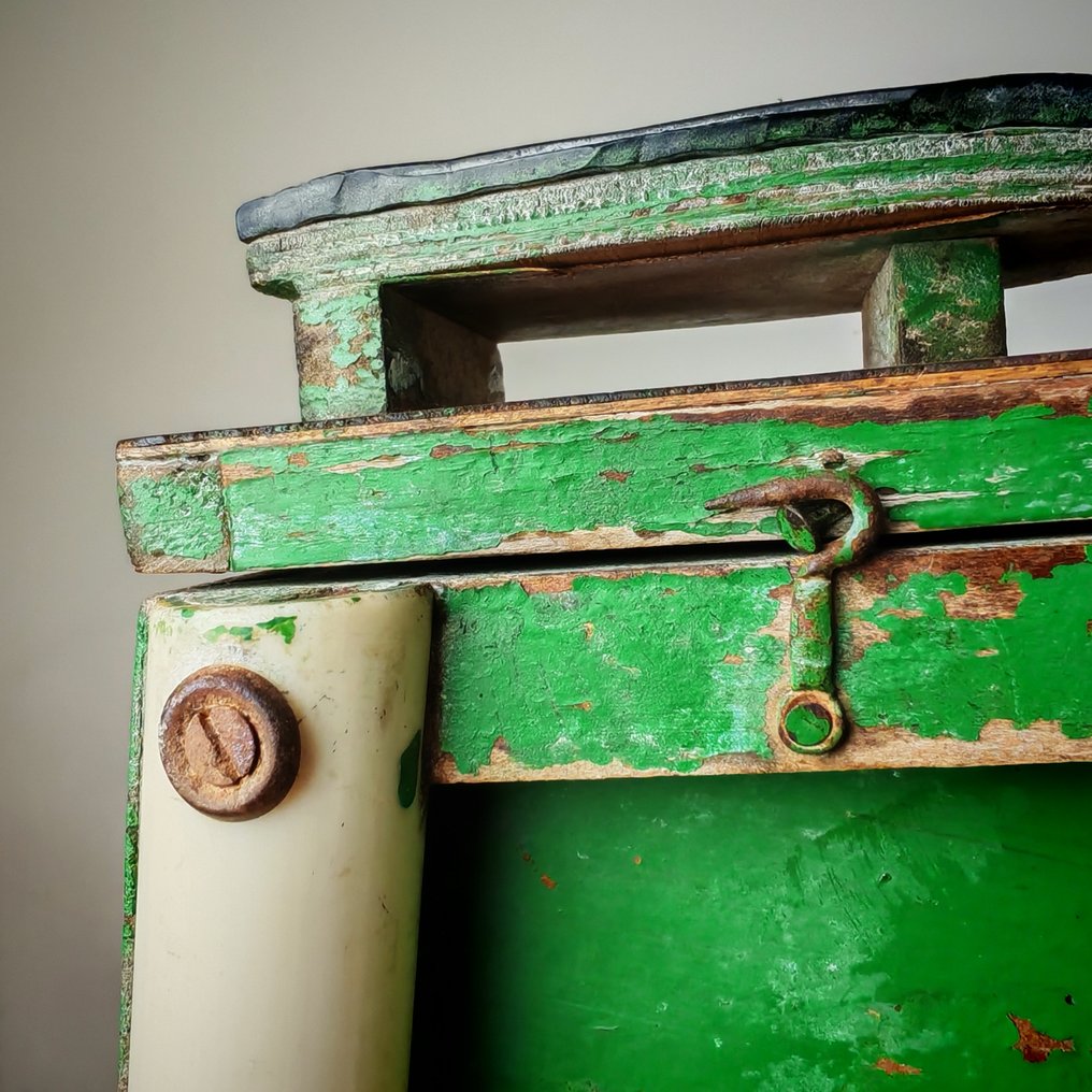 Eszköz - Fa - Cassetta Lustrascarpe #4.3