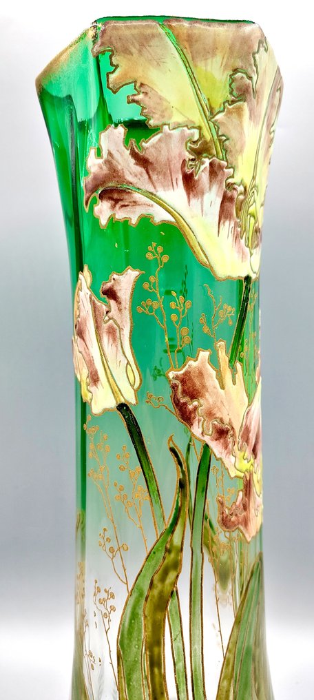 LEGRAS (1839-1916) - Vase -  Sublime imposing large vase with enamelled decoration of delightful tulips and parrots. Circa 1890.  - Glass blown to the mouth #2.1