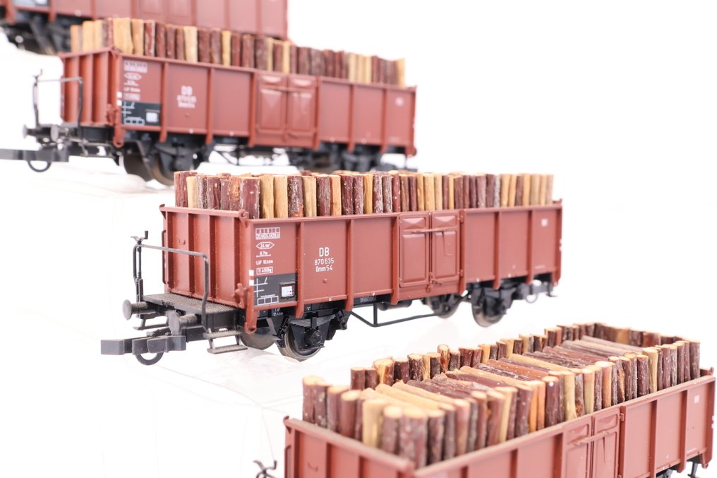 Roco H0 - Vagón de tren de mercancías a escala (4) - cuatro camiones abiertos con carga de madera - DB #2.1