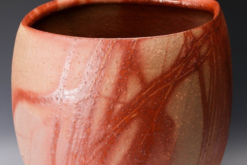 Bizen Hidasuki Wide-Mouth Flower Vase - Striking Red Linear Patterns - Stoneware - 山下譲治 Yamashita Joji (1947-) - Japan - 1900-2000 #1.0