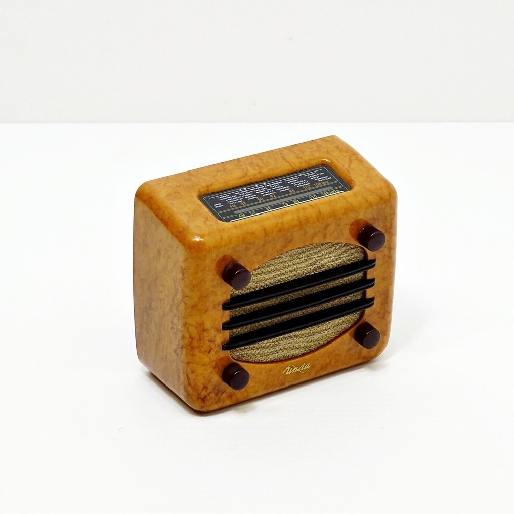 Unda Radio - Modello "532 Triunda" del 1941 Radio #1.0