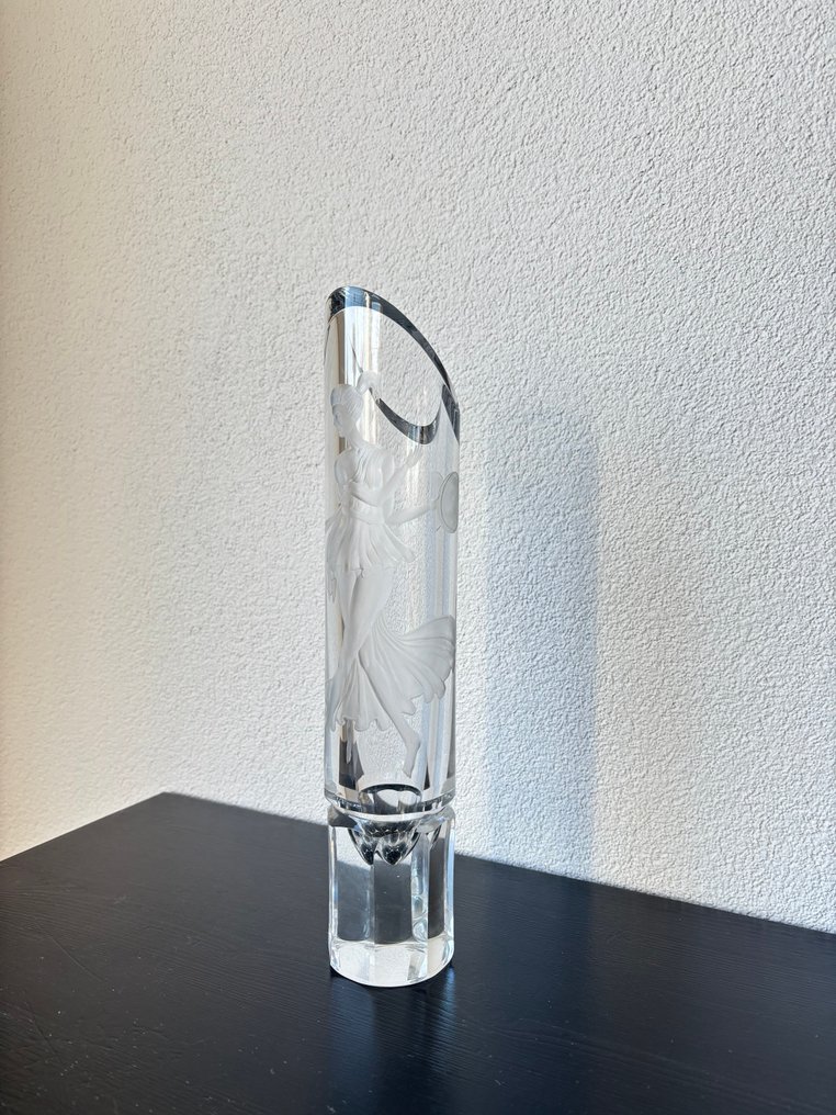 Sculpture, Crystal Sculpture Vase with Engraved Dancer - 29 cm - Crystal #1.0