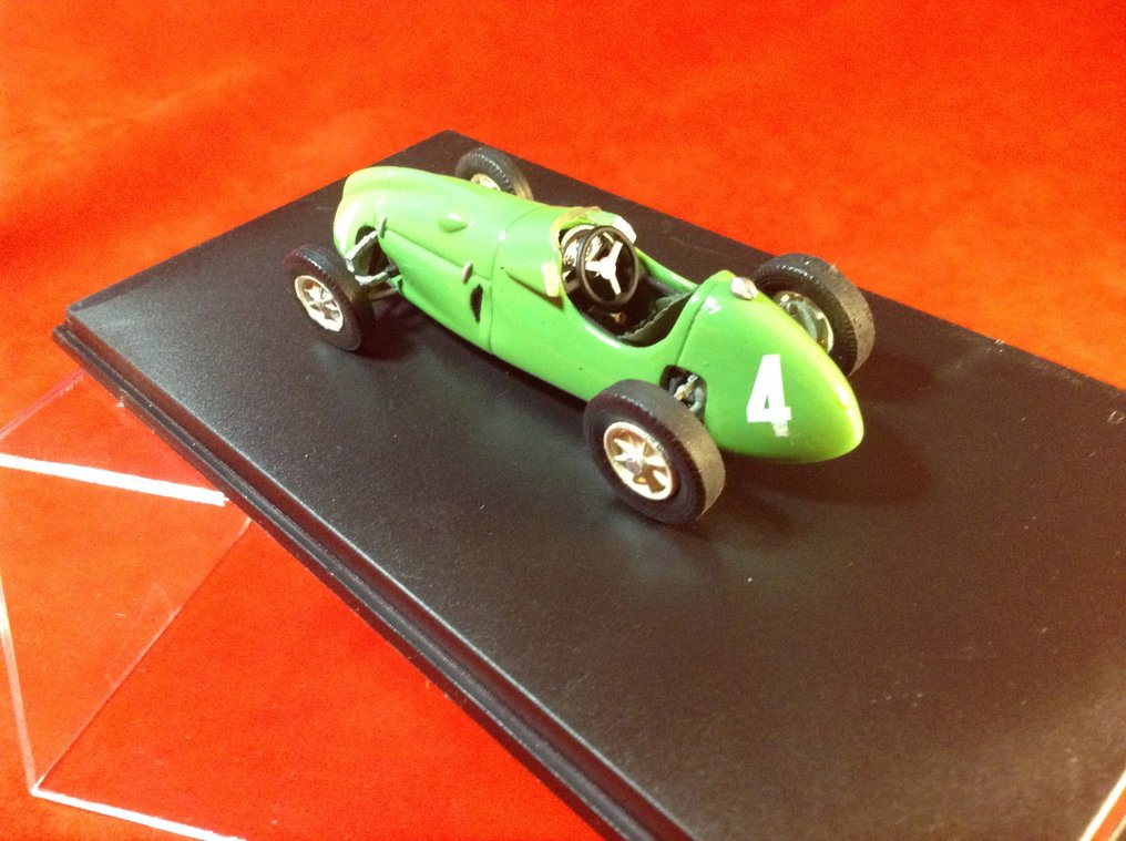 K & R Replicas - made in England 1:43 - Modelracerbil - Cooper T20 Bristol Grand Prix 3rd Daily Mail Trophy 1952 #4 Mike Hawthorn - Professionelt bygget - ret sjældent i dag. #3.2