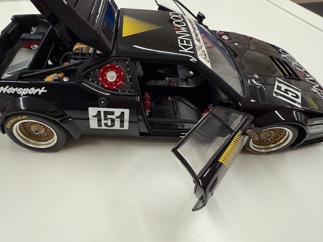 Minichamps 1:18 - Model samochodu - BMW M1 Krankenberg/Gall/Becker ADAC 1000KM 1986 - Autentyczna produkcja Minichamps, znana z wysokiej klasy replik motorsportowych, reprezentuje #1.0