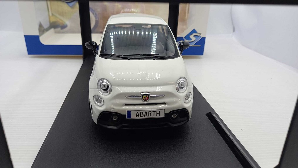 Solido 1:18 - 模型車 - Fiat F595 Abarth 2022 1/18 - (cod.B9) #1.0