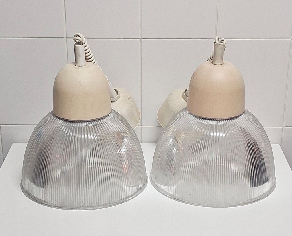 Aromec - Riippuva lamppu (2) - Akryyli #4.3