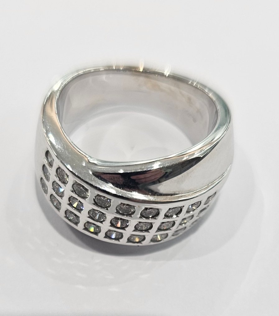 Ring - 18 kt Vittguld - 0.50ct. tw. Diamant (Natural) #3.2