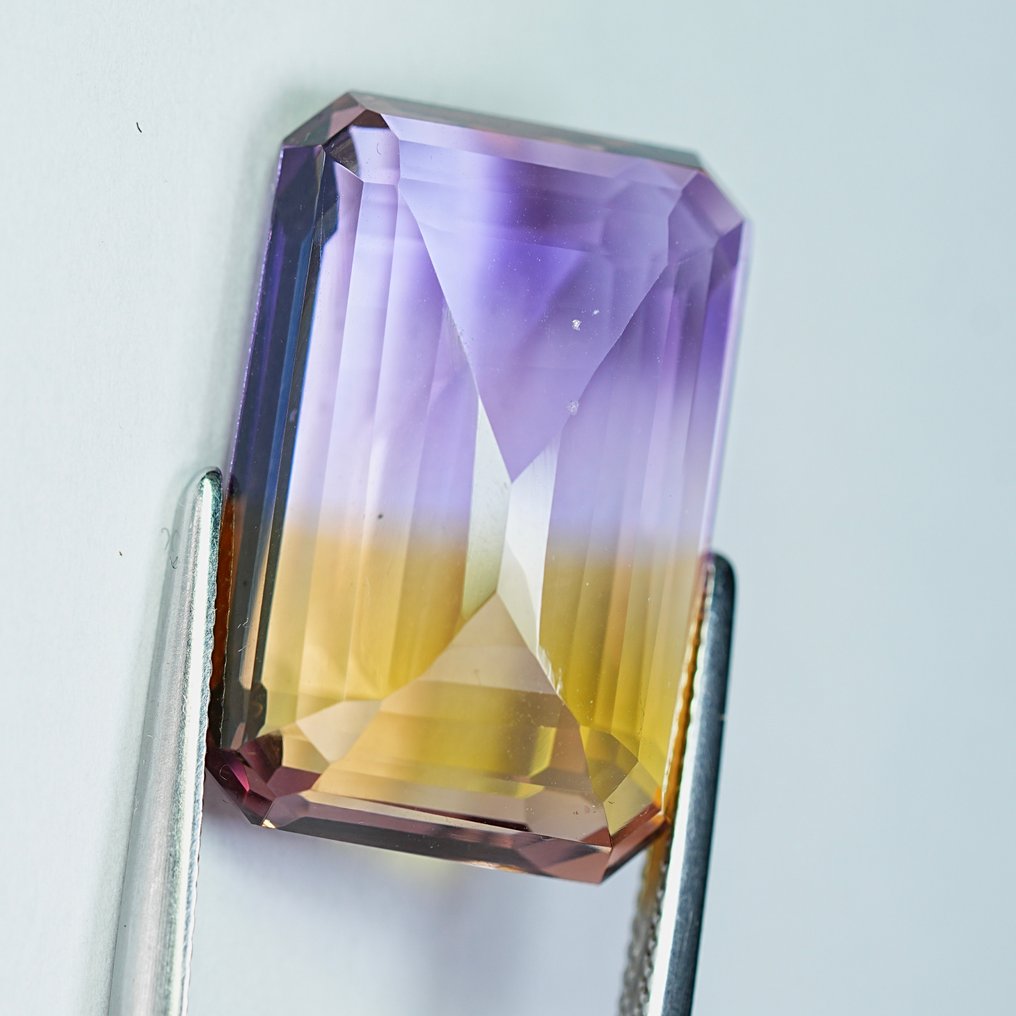 Zonder minimumprijs Paars, Geel Ametrien  - 30.05 ct - nternational Colored Gemstone Association (ICA GemLab) - Supreme Bicolor Gem #4.3