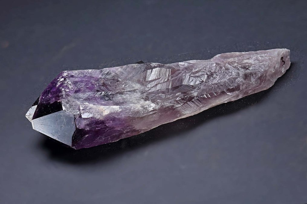Ametista Grezzo - Altezza: 26 cm - Larghezza: 8 cm- 1.27 kg - (20) #3.2