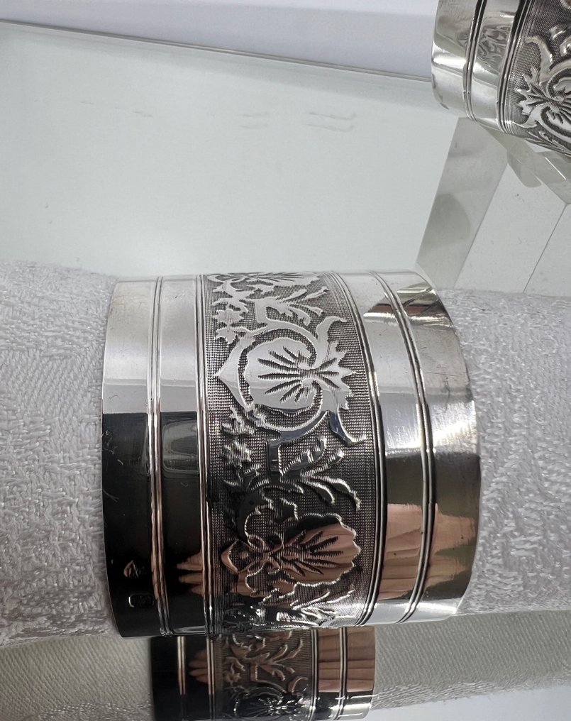 Louis Coignet (1889–1893) - Obrączka na serwetki (2) - Ozdoby kwiatowe i liście akantowe. - Srebro pr. 950 #1.0