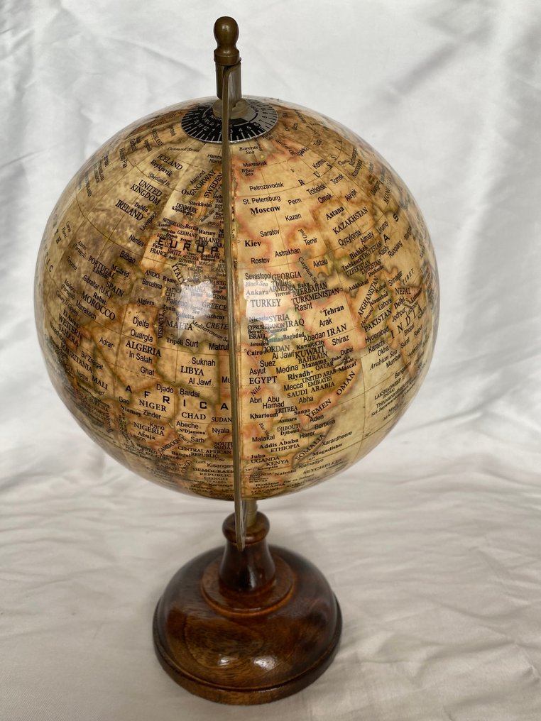 Globe - 1980-1990 #3.2