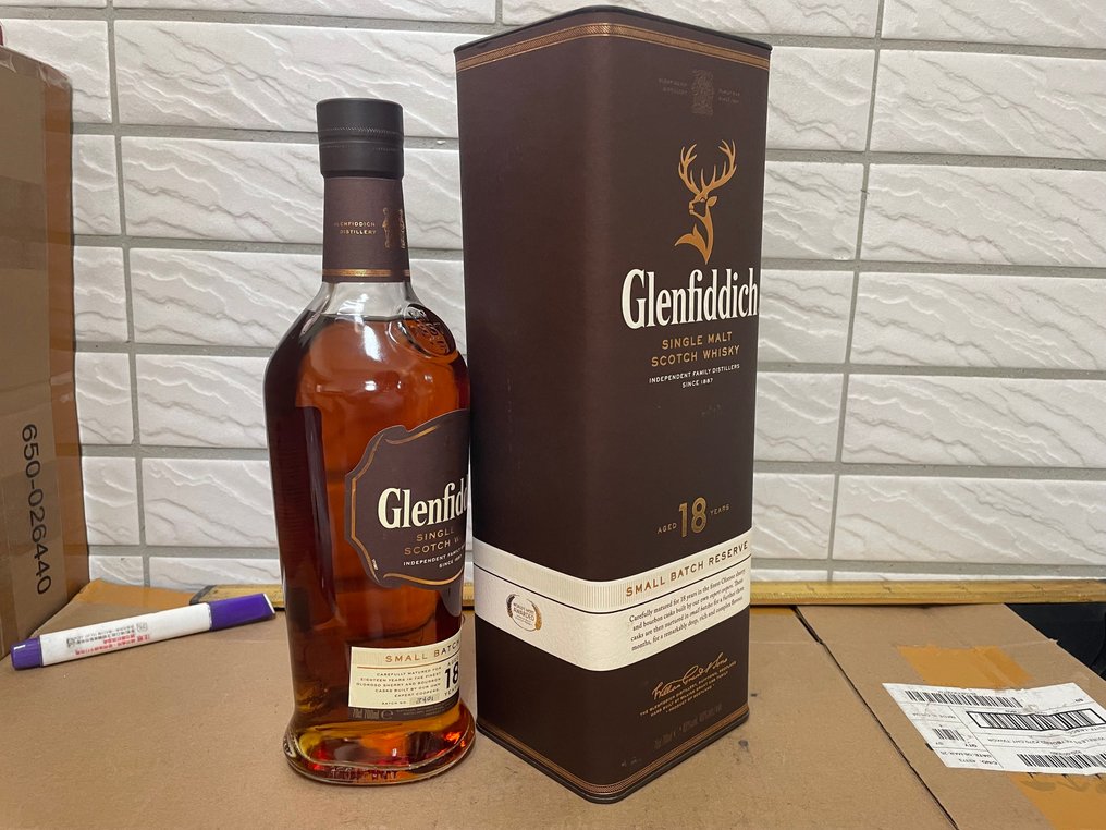 Glenfiddich 18 years old Small Batch No. 3401 - 700ml #1.0