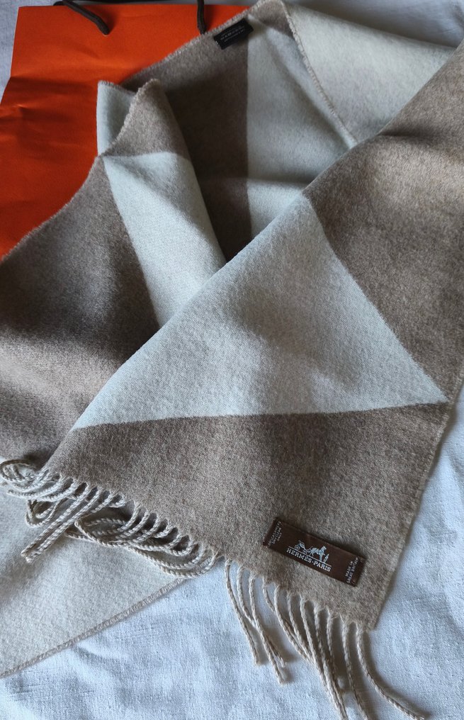 Hermès - Écharpe frangée double face en cachemire  - Écharpe #1.0