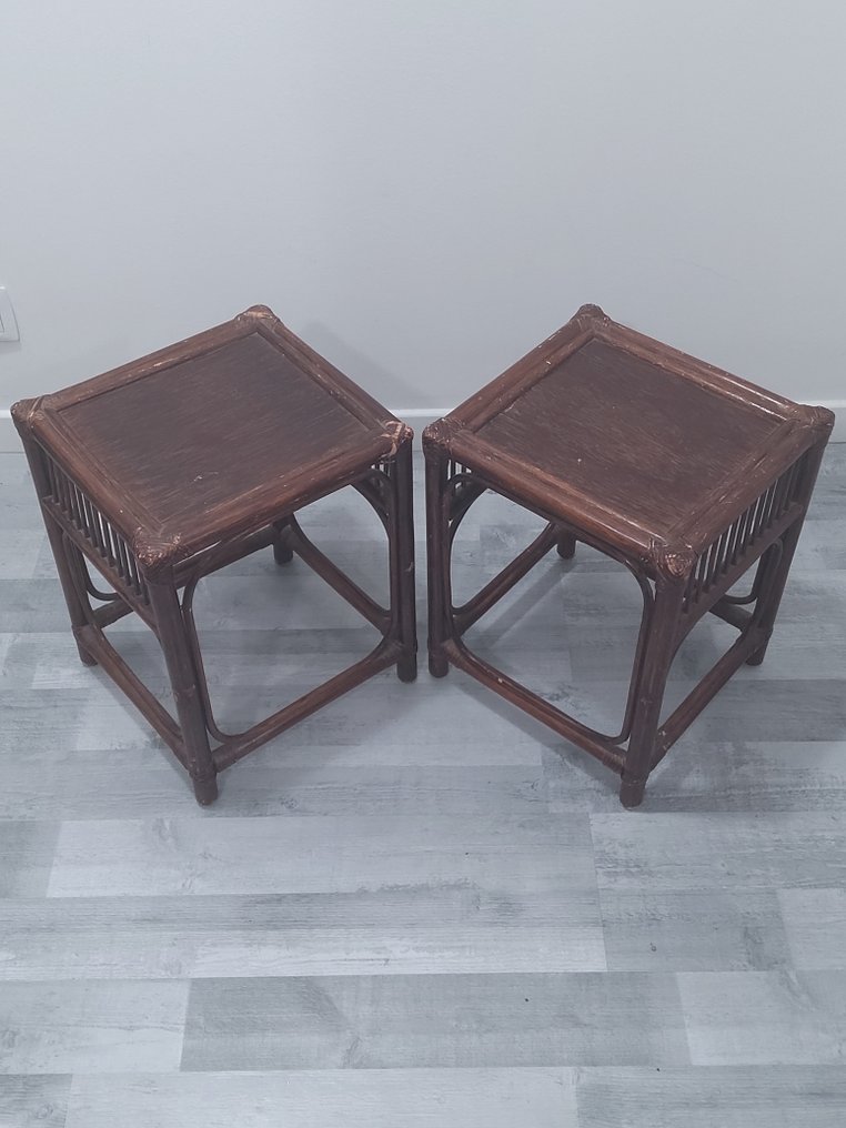 Asztal (2) - Fa - Oldalsó fa asztal. #4.3