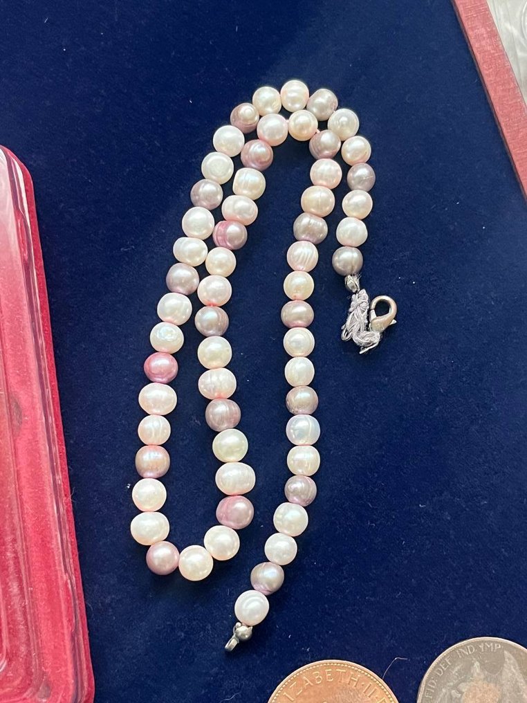 Κόσμος. Collection of coins, tokens, medals and other unsorted material (9,5 kg) (χωρίς τιμή ασφαλείας) #3.2