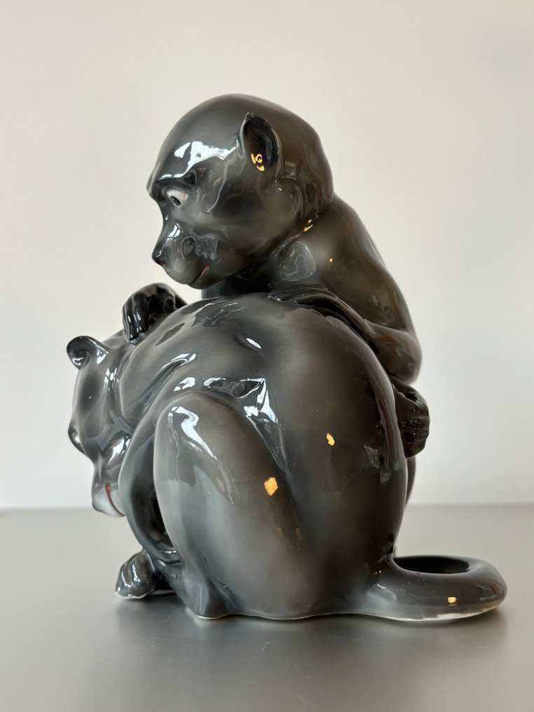 Pfeffer Gotha - Άγαλμα, Vlooiende apen - 19 cm - Πορσελάνη - 1930 #2.1