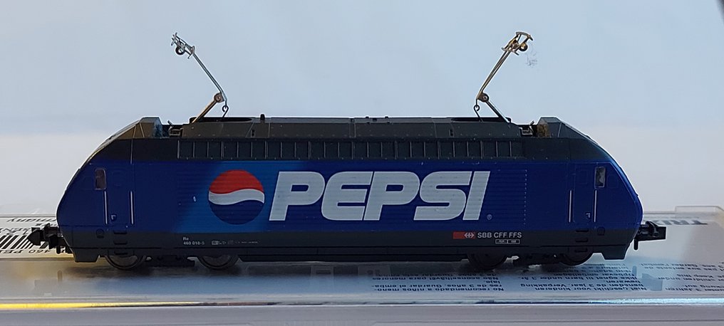 Minitrix N - 12664 - Locomotivă machetă tren (1) - Schweizer Re 4/4 460 PEPSI de la SBB, cu interfață #1.0
